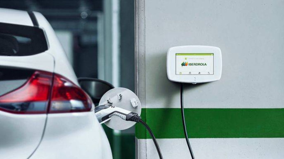 Iberdrola refuerza su Plan de Movilidad con Mercedes