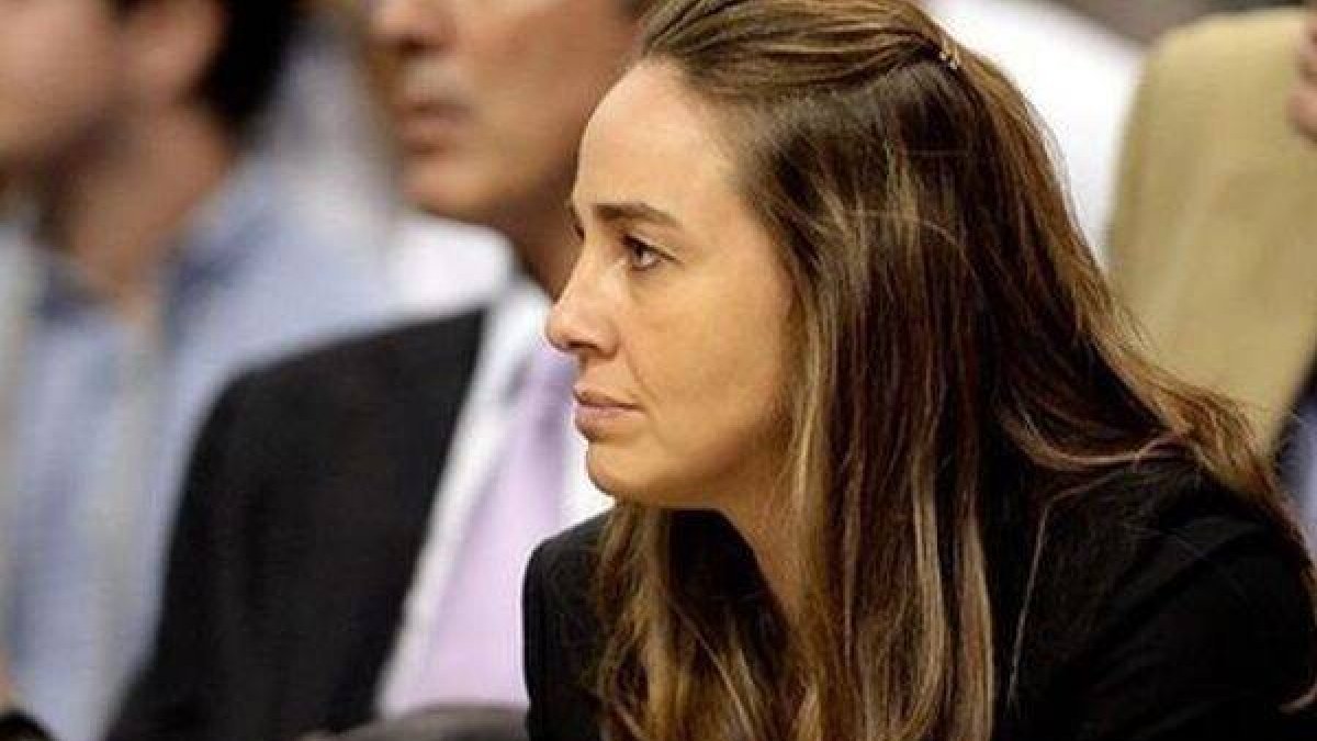 Tim Duncan tapona a Becky Hammon en su camino hacia la historia de la NBA
