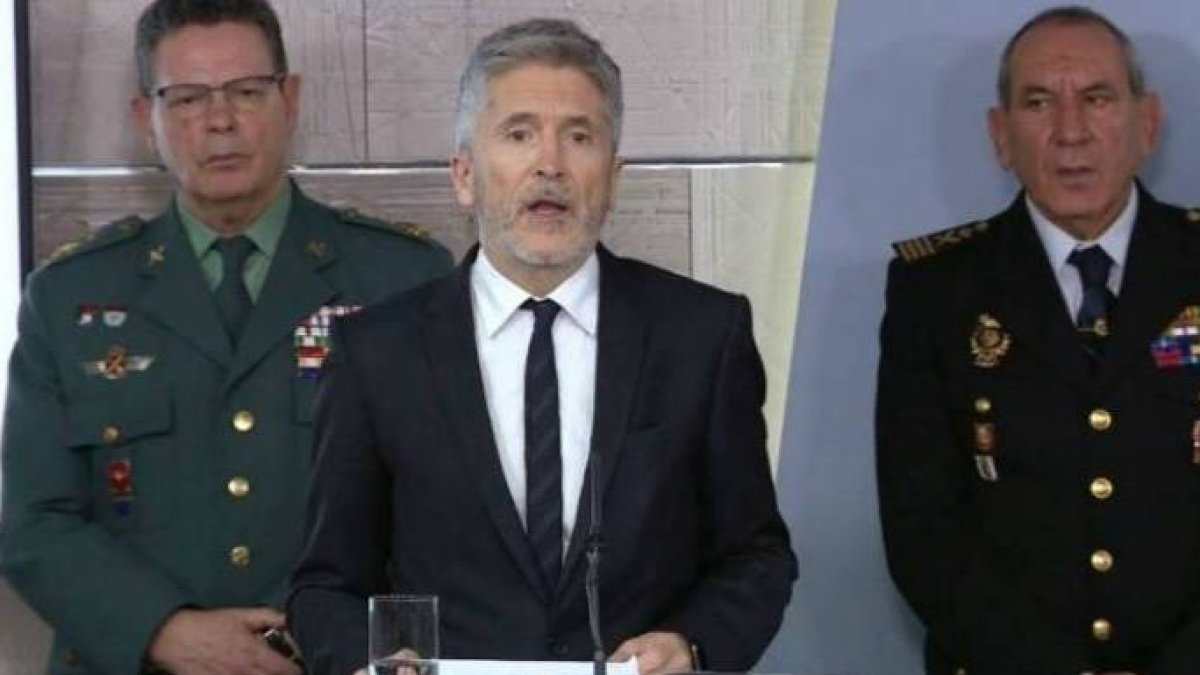 Marlaska, junto a los jefes de la Guardia Civil y la Policía, durante una de sus comparecencias en el estado de alarma.