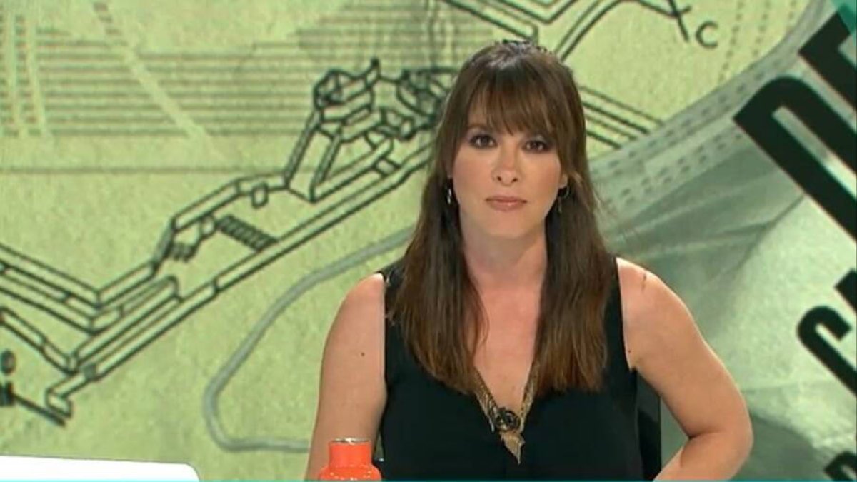 Mamen Mendizábal presentando