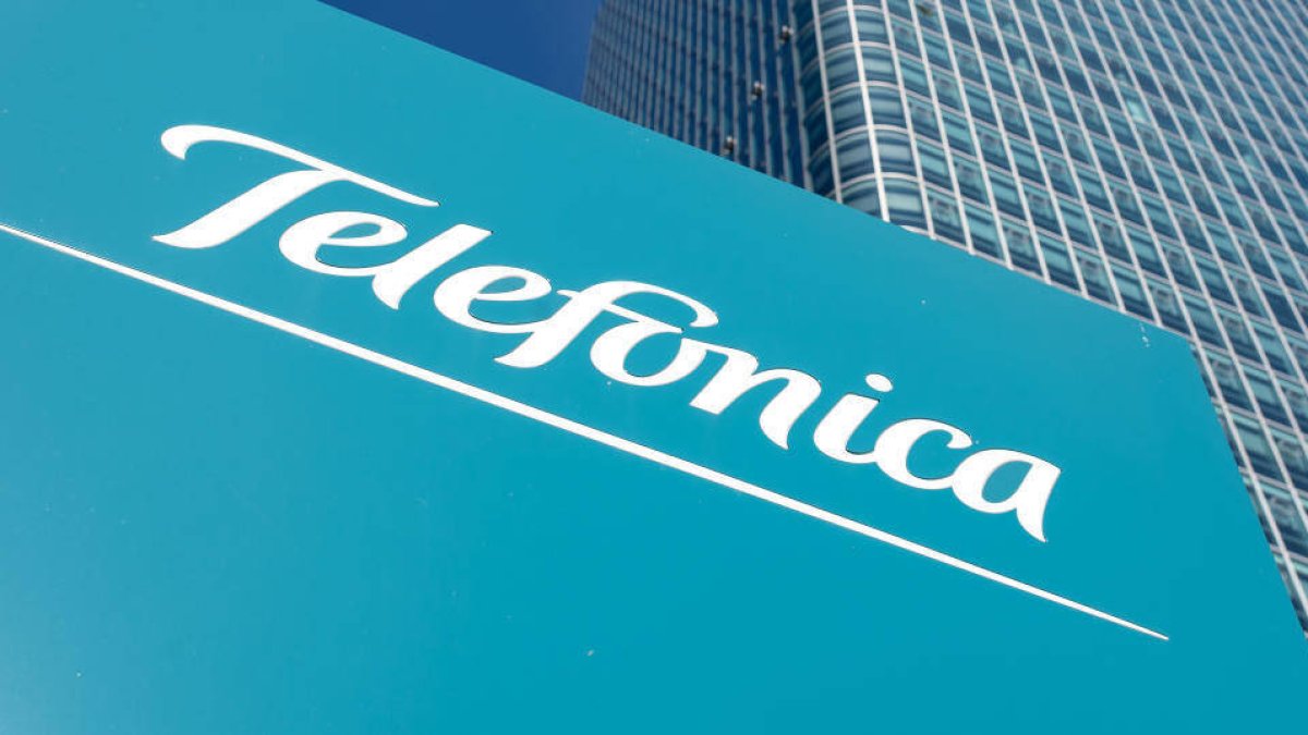 Telefónica reduce su beneficio un 56% en el primer trimestre