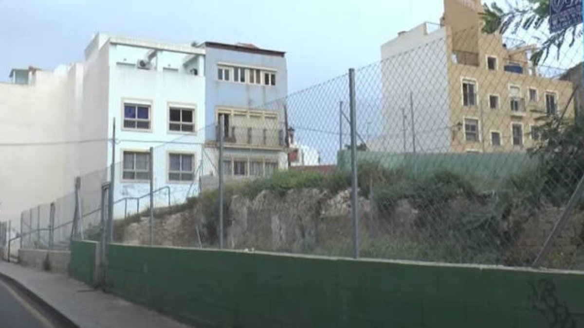 La Concejalía de Urbanismo quiere que todos los solares de la ciudad estén vallados y limpios