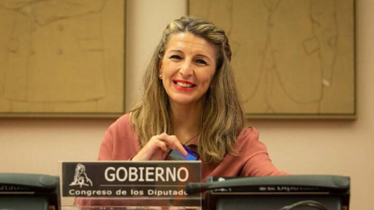 El Ministerio de la podemista Yolanda Díaz atribuye al Consell que dirige el socialista Ximo Puig el incremento del paro en junio