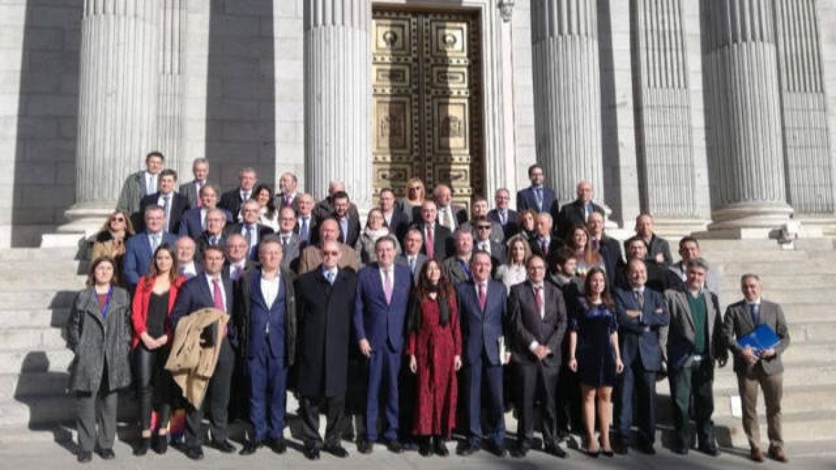 Juristes Valencians con diputados de diferentes grupos en el Congreso.