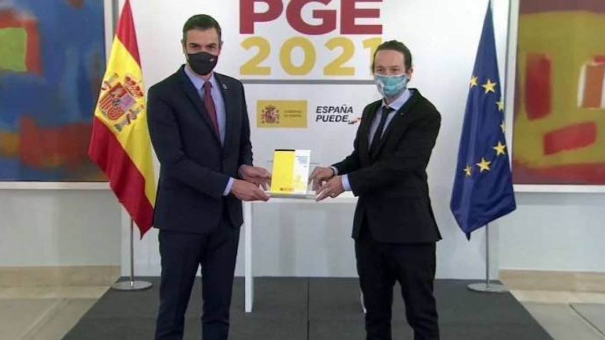 Sánchez e Iglesias durante la presentación de su acuerdo de Presupuestos.