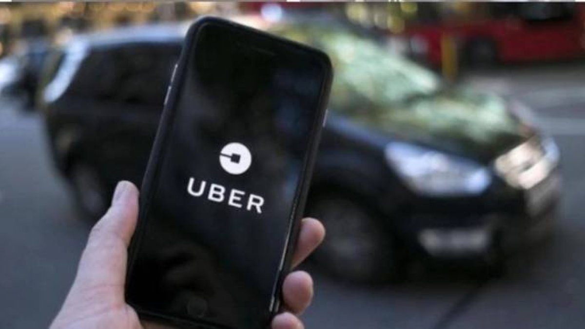 Uber pierde más de 8.500 millones y salta la alarma en las VTC