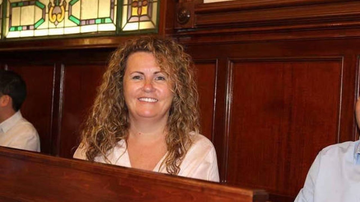 La alcaldesa de Benicàssim abre expediente a la diputada y portavoz de Cs