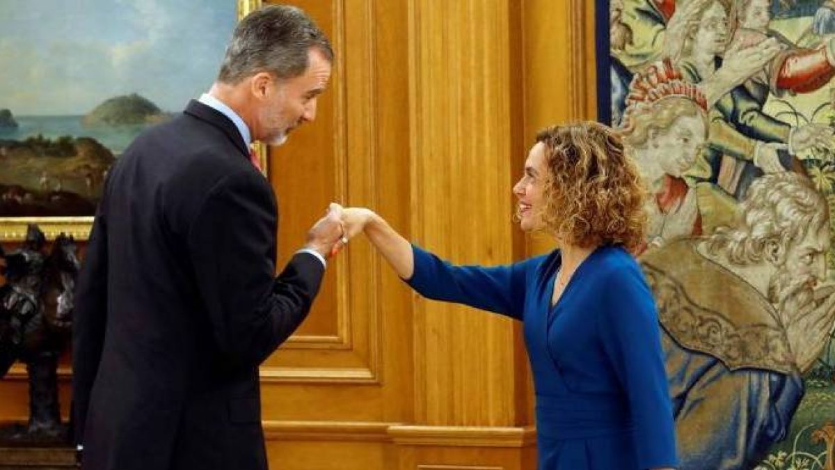 El Rey y Meritxell Batet, en su primera audiencia institucional.
