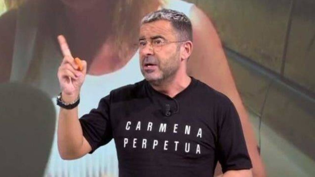 Su ultima vestimenta hace que le lluevan las críticas