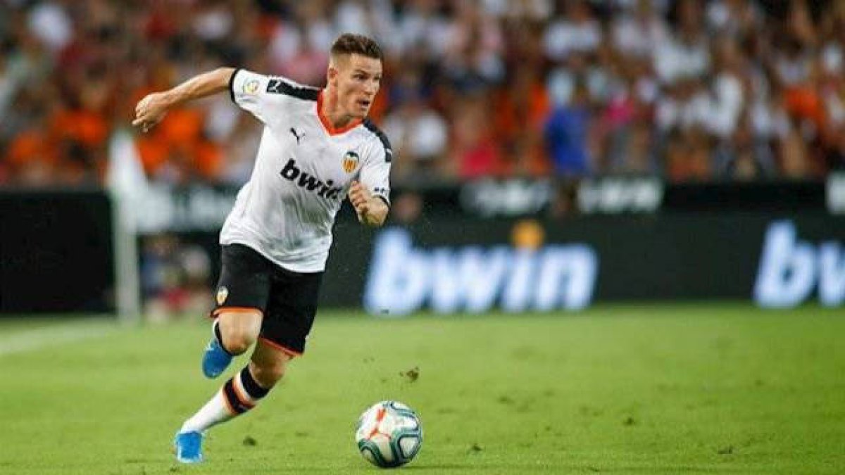 El Valencia gana al ‘equipo de los valencianos’ (2-4)