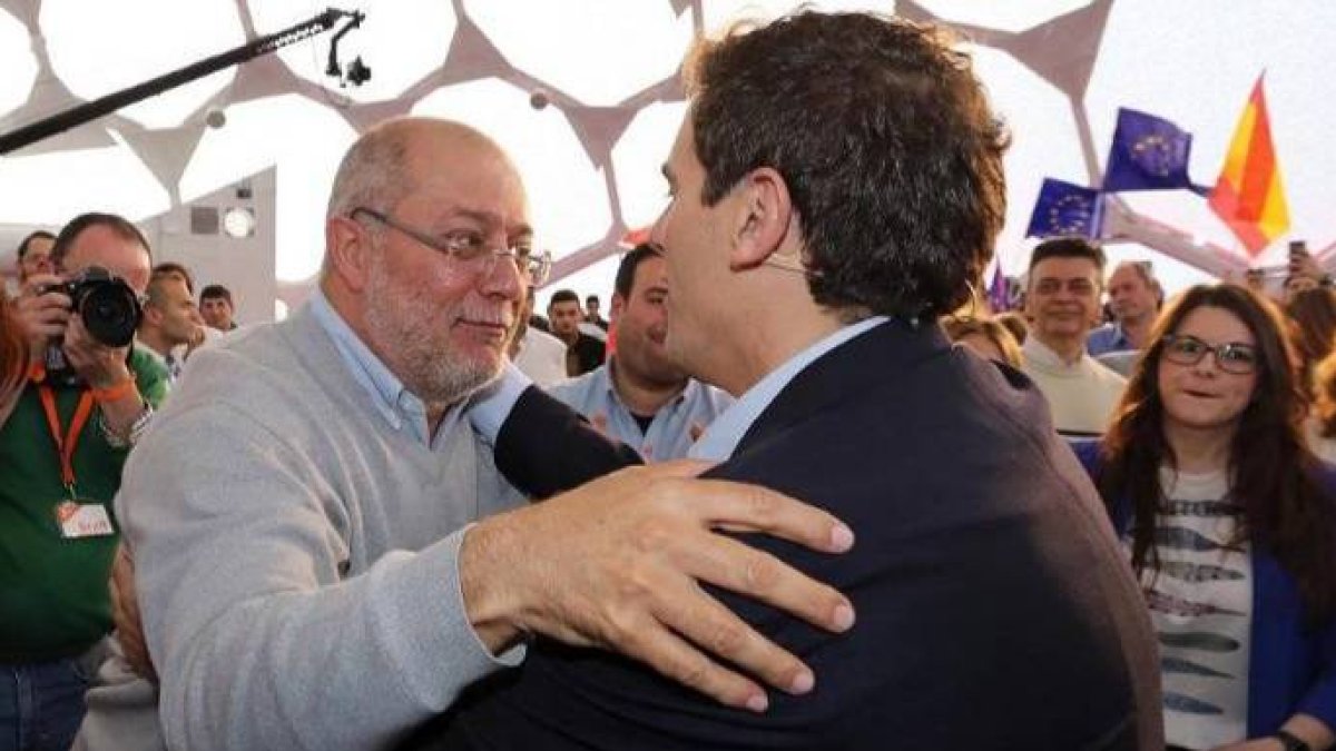 Francisco Igea y Albert Rivera, en un acto de la campaña en Castilla y León.