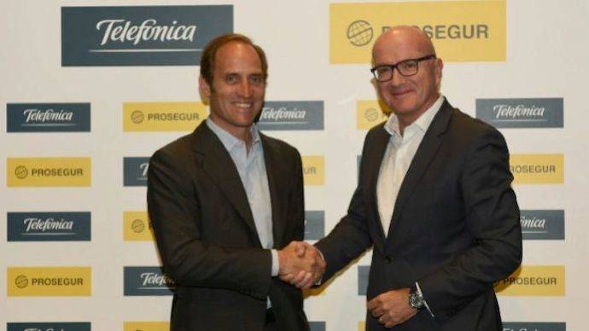 Telefónica compra la mitad del negocio de alarmas de Prosegur