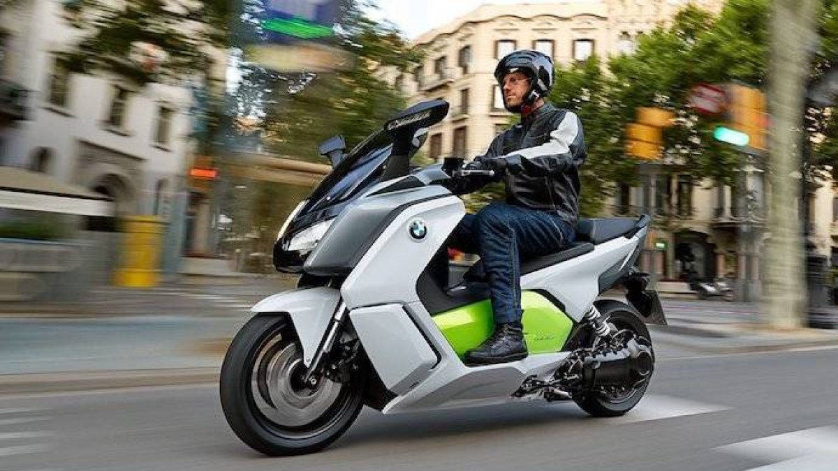 Las ventas de motos crecen a dos dígitos y se electrifican