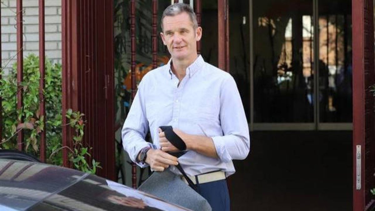 Una noticia falsa y una verdadera empañan el inicio de voluntario de Urdangarin