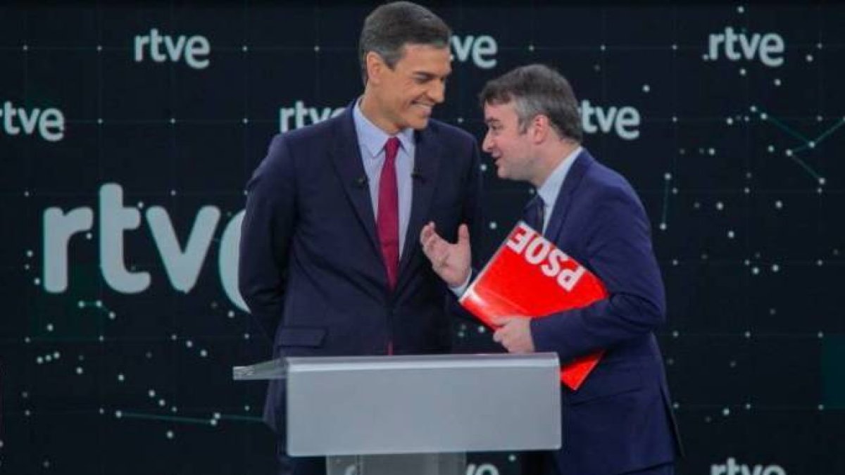 Pedro Sánchez e Iván Redondo, el ideólogo de la repetición electoral.