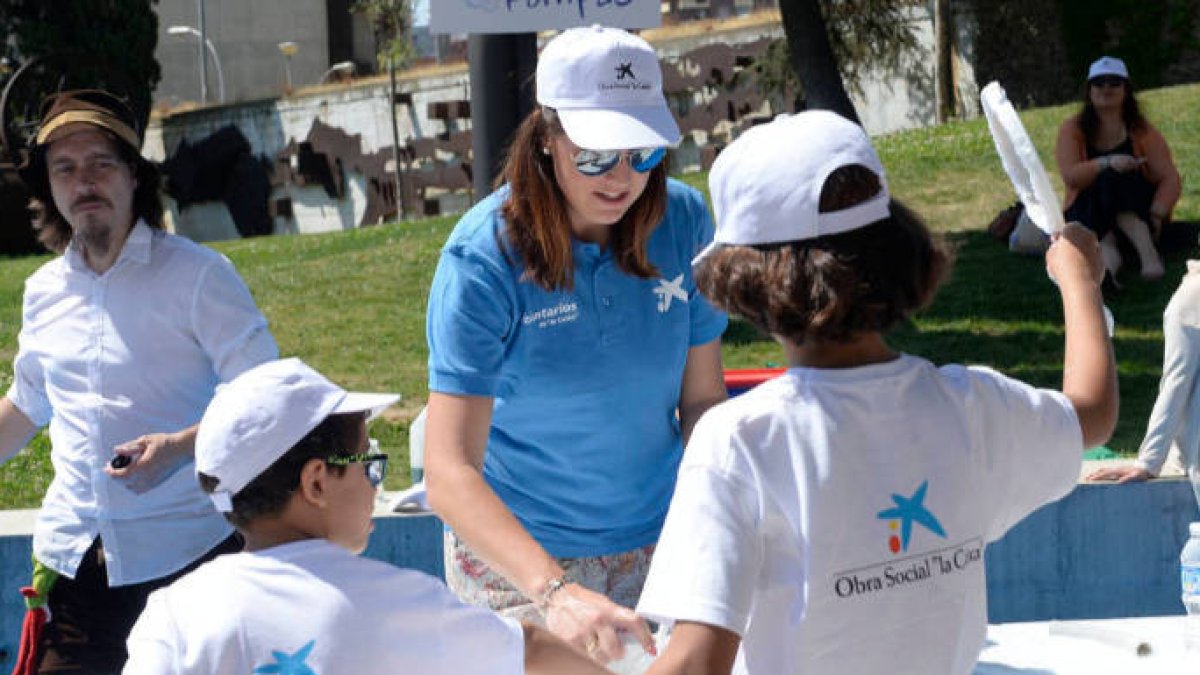 Cerca de 16.000 personas participan en la 5ª edición de voluntariado de La Caixa