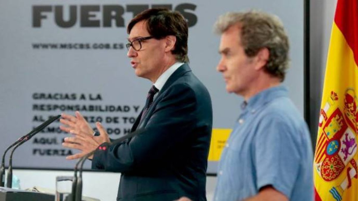 Illa y Simón, en una de sus comparecencias en La Moncloa.