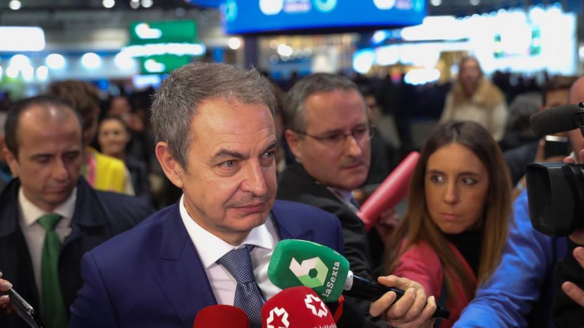 Zapatero alimenta las cesiones de Sánchez: