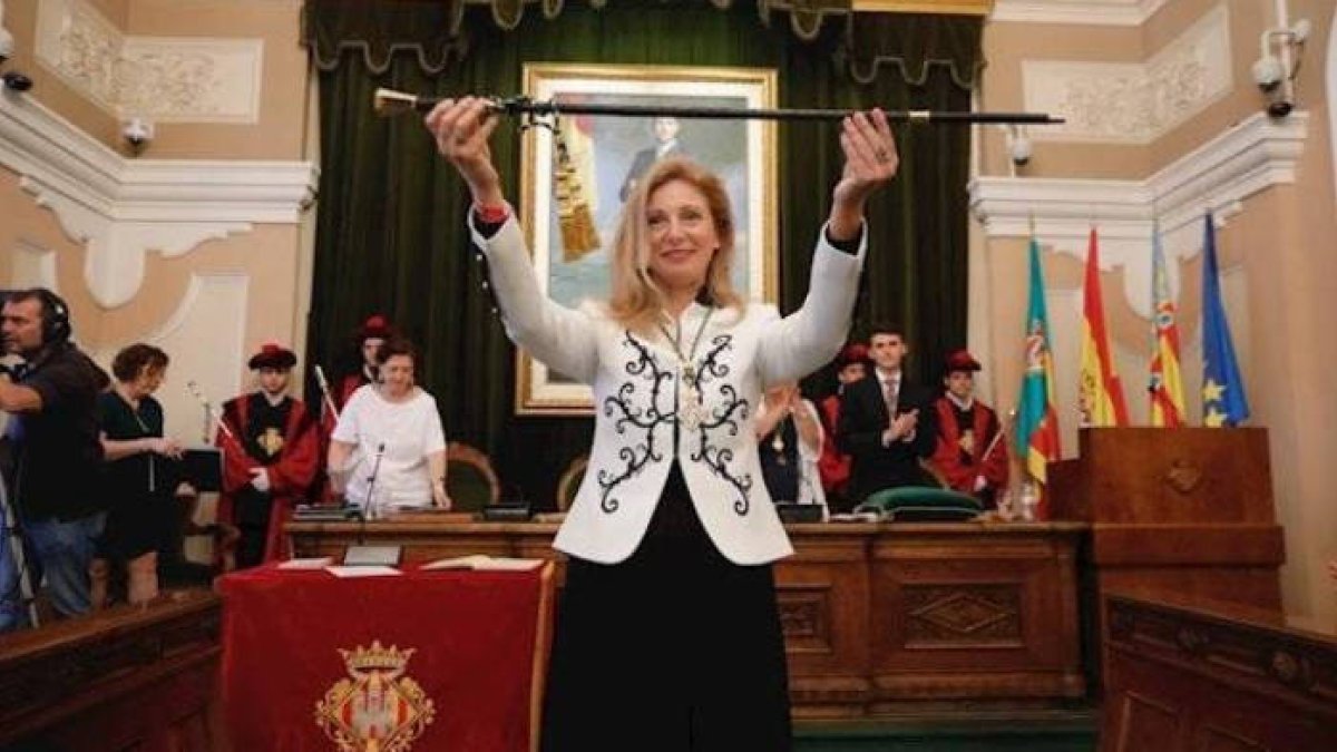 La alcaldía de Amparo Marco en Castellón está sufriendo las turbulencias de los desencuentros entre PSPV y Compromís