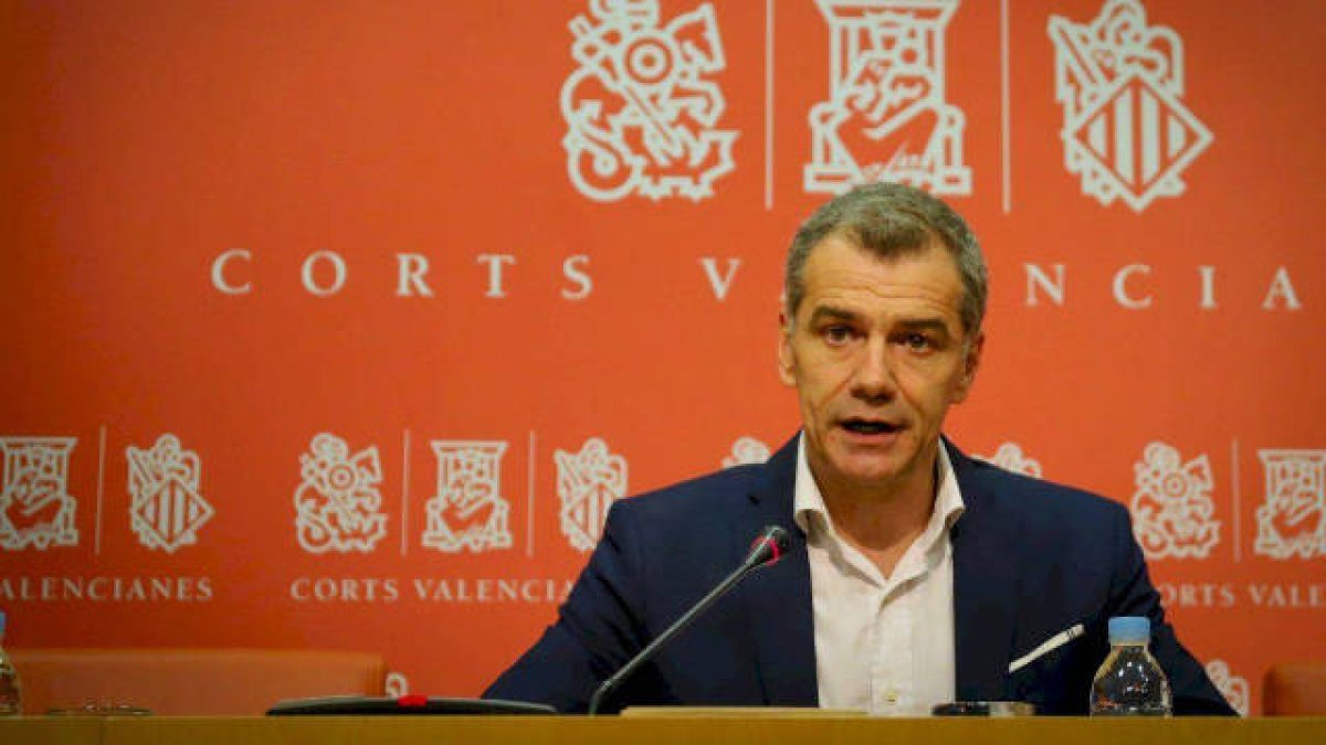 Toni Cantó en Les Corts Vaencianes
