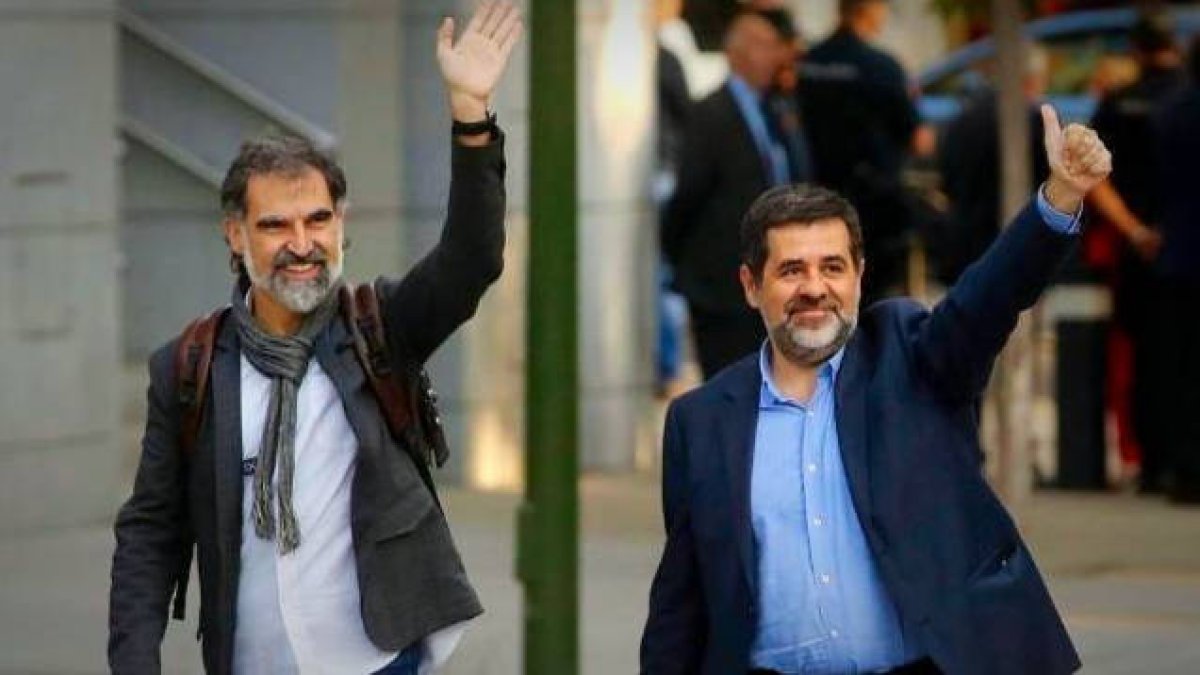 'Los Jordis' presos deliran con la República y llaman
