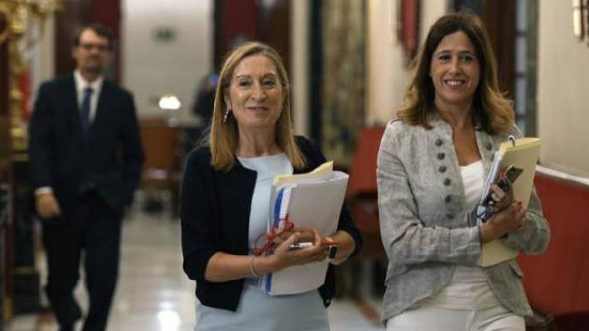 La diputada, expresidenta del Congreso y exministra, Ana Pastor.