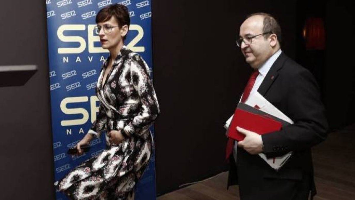 Los líderes del PSOE en Navarra y Cataluña, María Chivite y Miquel Iceta.