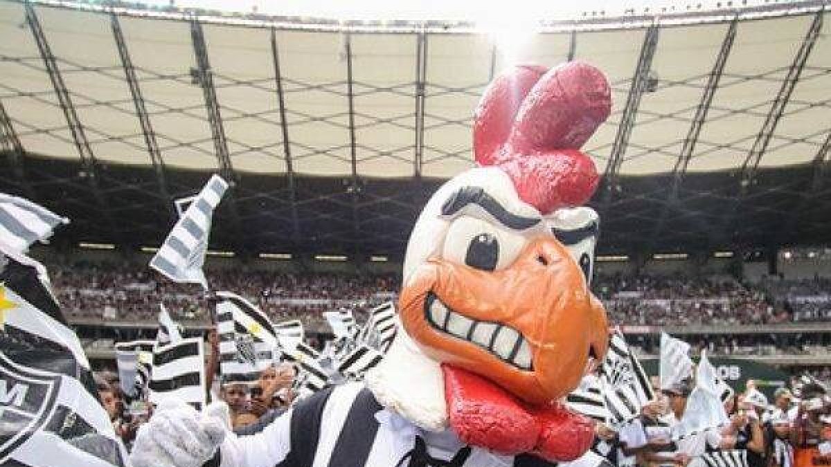 El Atlético Mineiro despide a su mascota por realizar gestos machistas sobre una jugadora