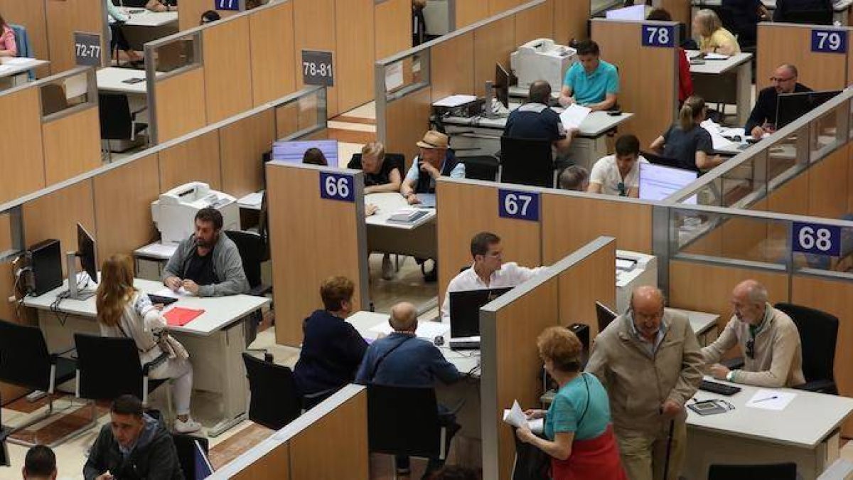 El gobierno reduce el plus de productividad de los funcionarios