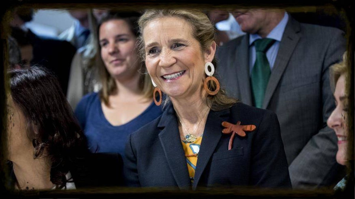La Infanta Elena nos tiene acostumbrados a verla con el pelo recogido.