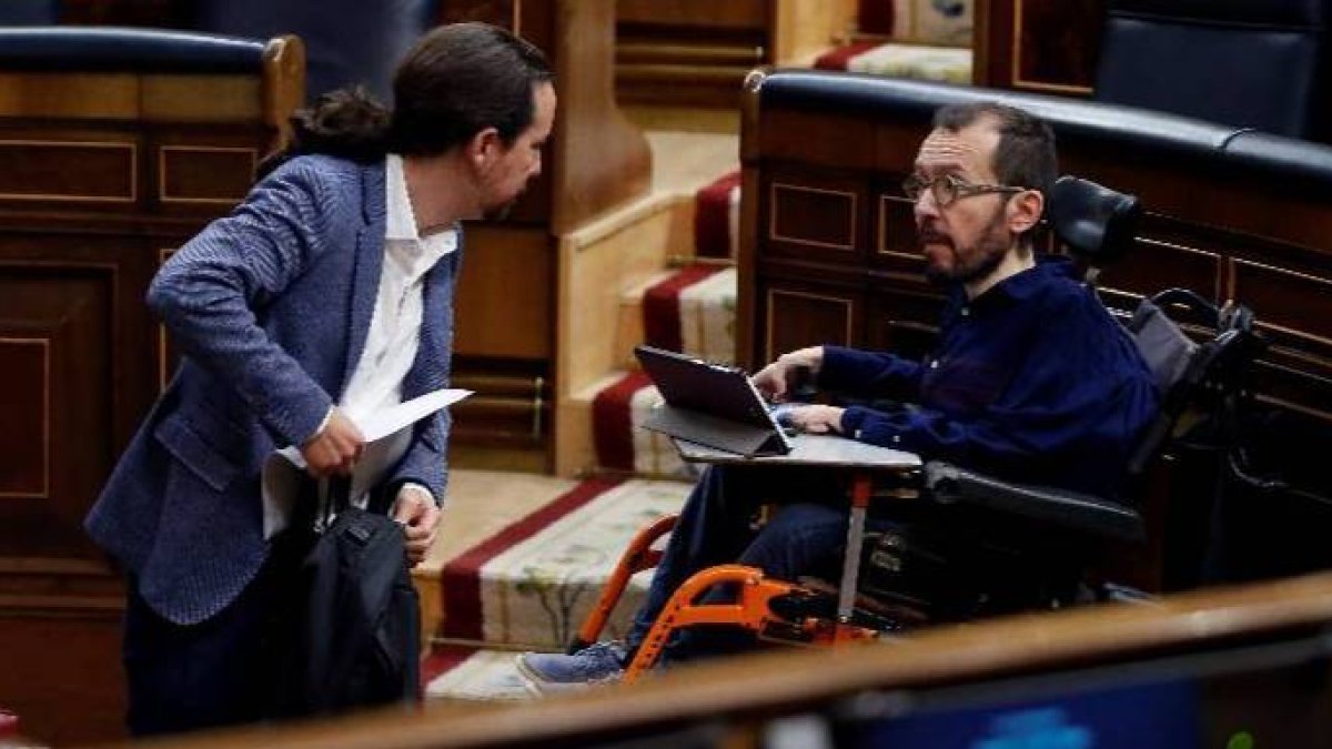 Pablo Iglesias y Echenique, este jueves en el pleno del Congreso.