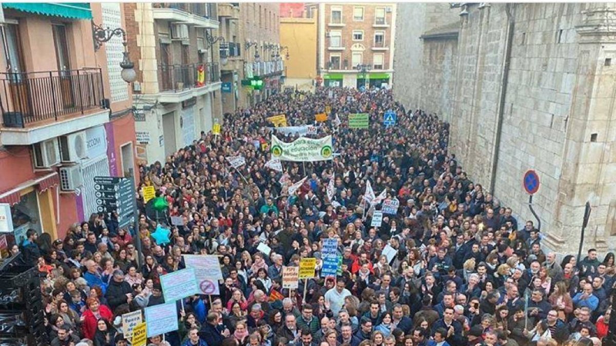 Manifestación en Orihuela contra la ley de plurilingüismo.