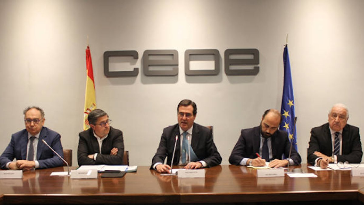 España mejora en competitividad