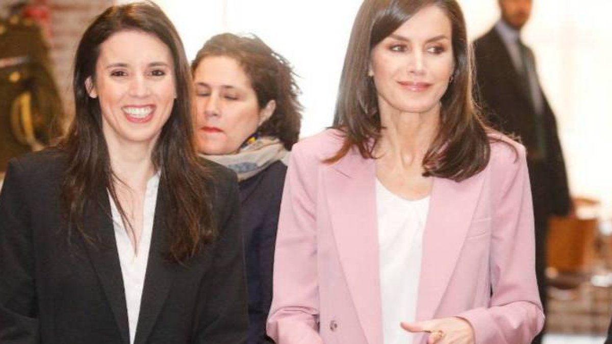 Irene Montero y la Reina, en su primer acto conjunto ya en plena crisis del coronavirus.