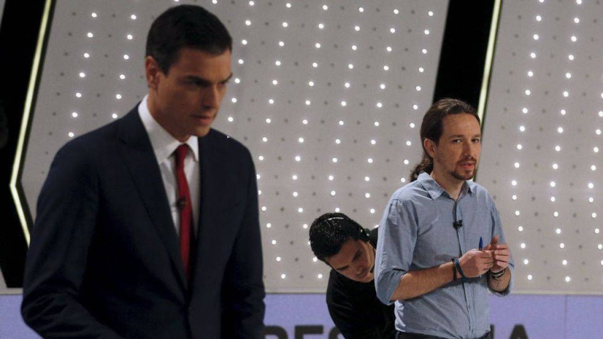 La campaña de Sánchez está gafada: Iglesias le cuela el primer gol del debate