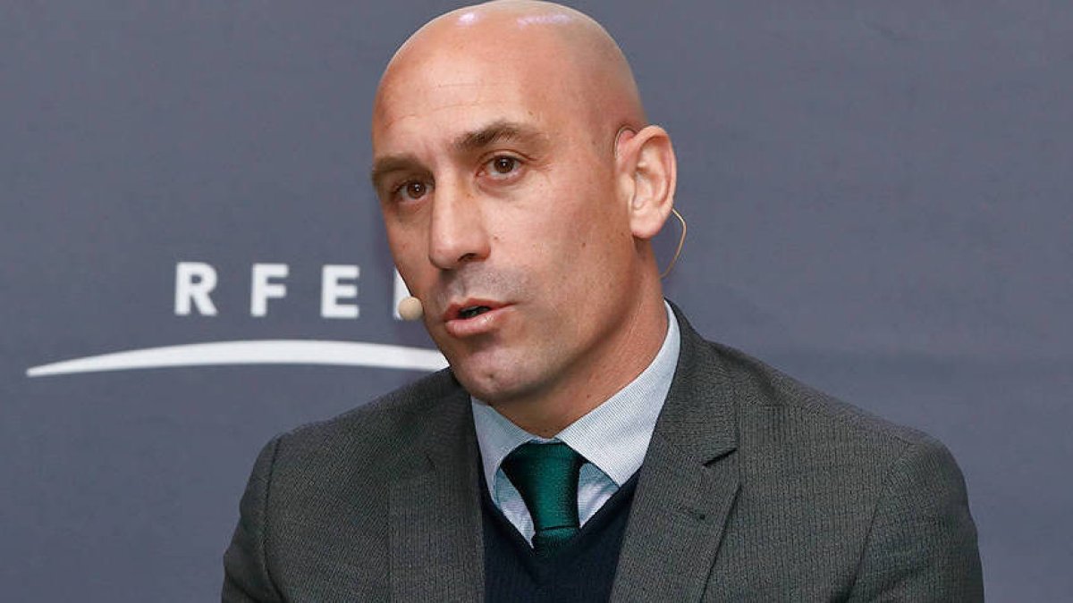Luis Rubiales amenaza a Rosa María Mateo por carta por renunciar a la Supercopa