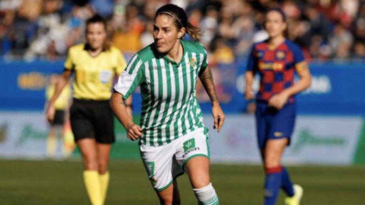 Willy, jugadora del Betis, se ofrece como médico para tratar el coronavirus