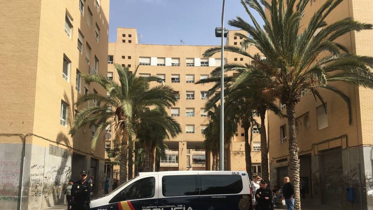 Sale de la cárcel y apuñala al hijo de su pareja al que ya intentó matar en 2014