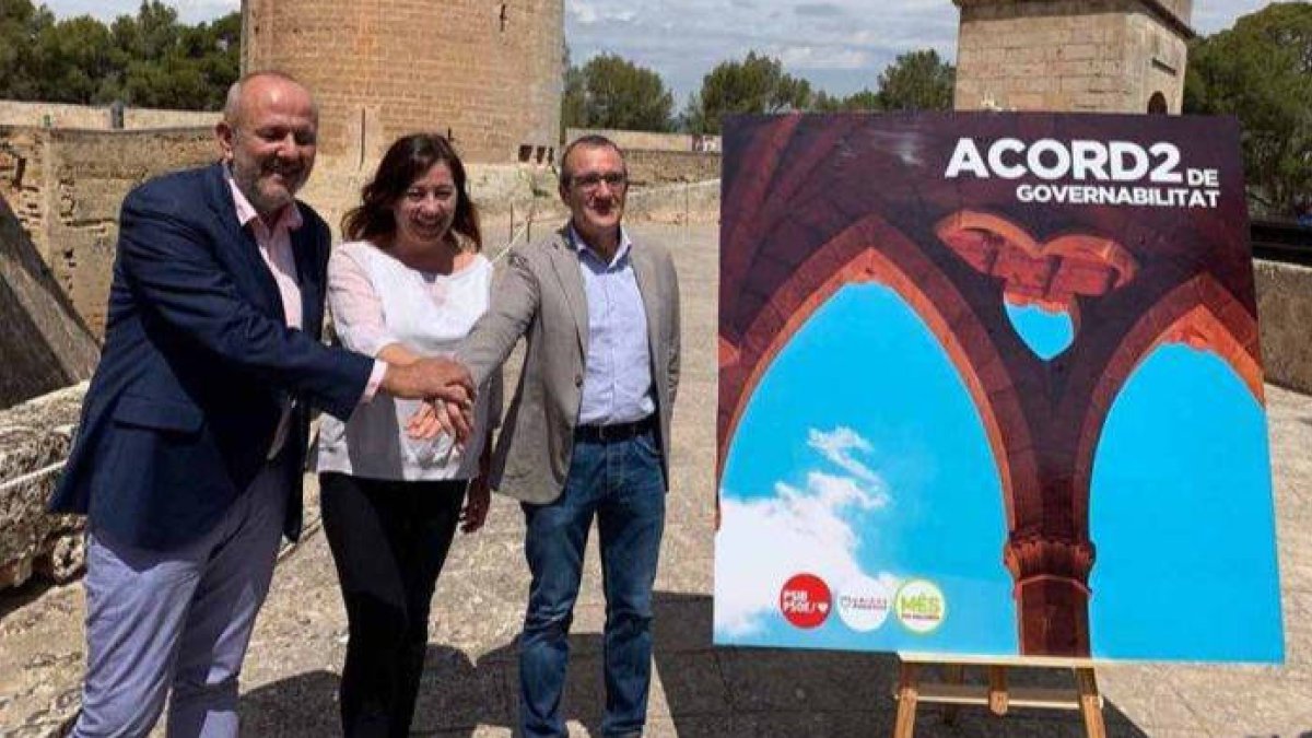 Armengol junto a Yllanes (a la derecha) y el líder de Més.