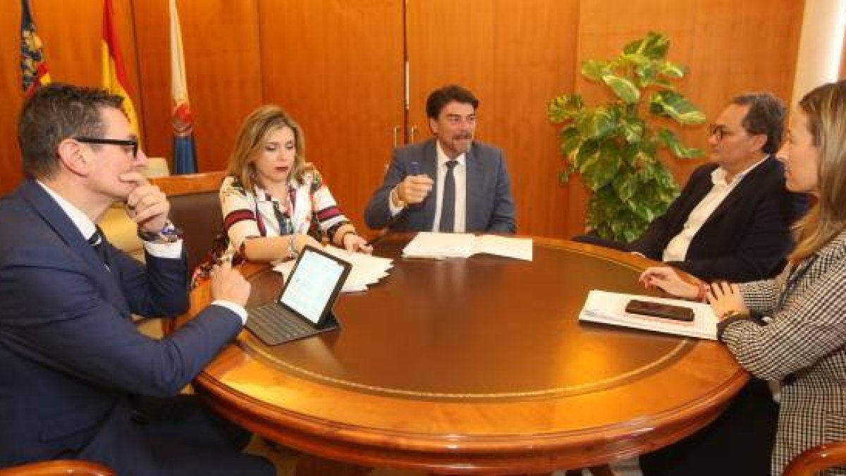 Sanguino propone la creación de una Oficina de Emergencia Económica