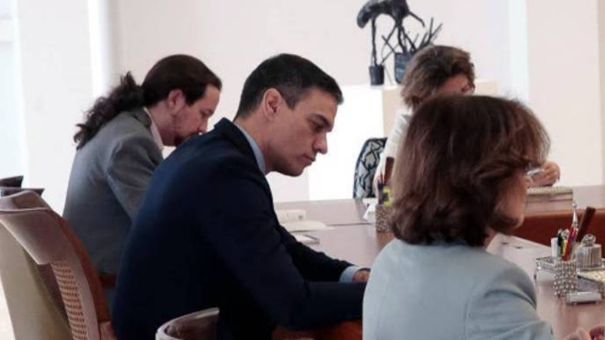 Sánchez e Iglesias, en el conflictivo Consejo de Ministros del sábado.