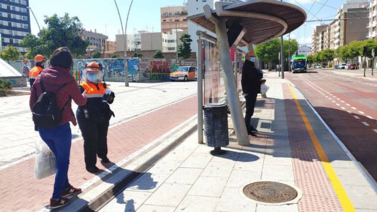 Reparto de mascarillas en Castellón