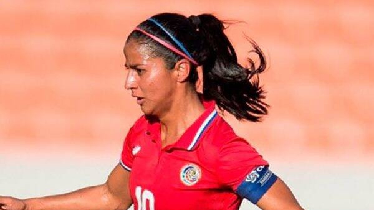 Shirley Cruz firma por el OL Reign de Rapinoe