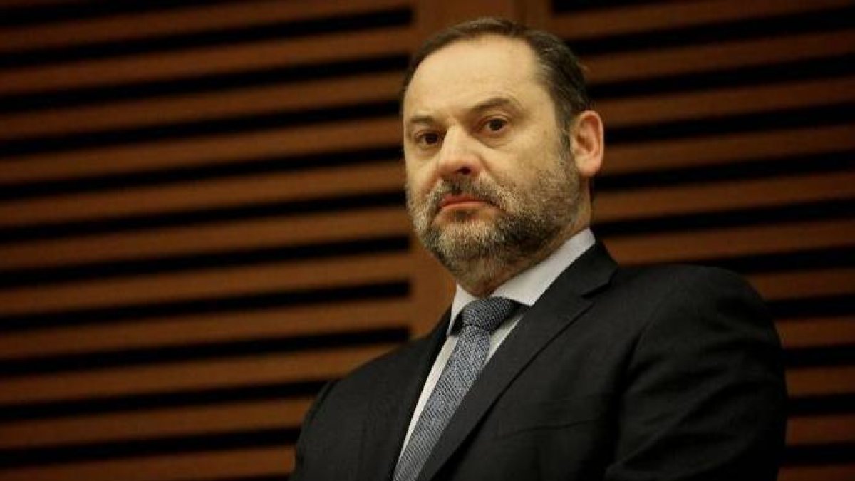 El ministro Ábalos salpicado por un oscuro asunto con Venezuela.