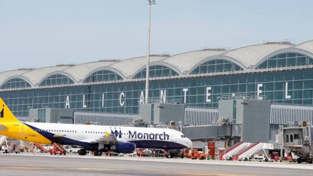 Las presiones hacen rectificar a Ábalos con Alicante pero no con València