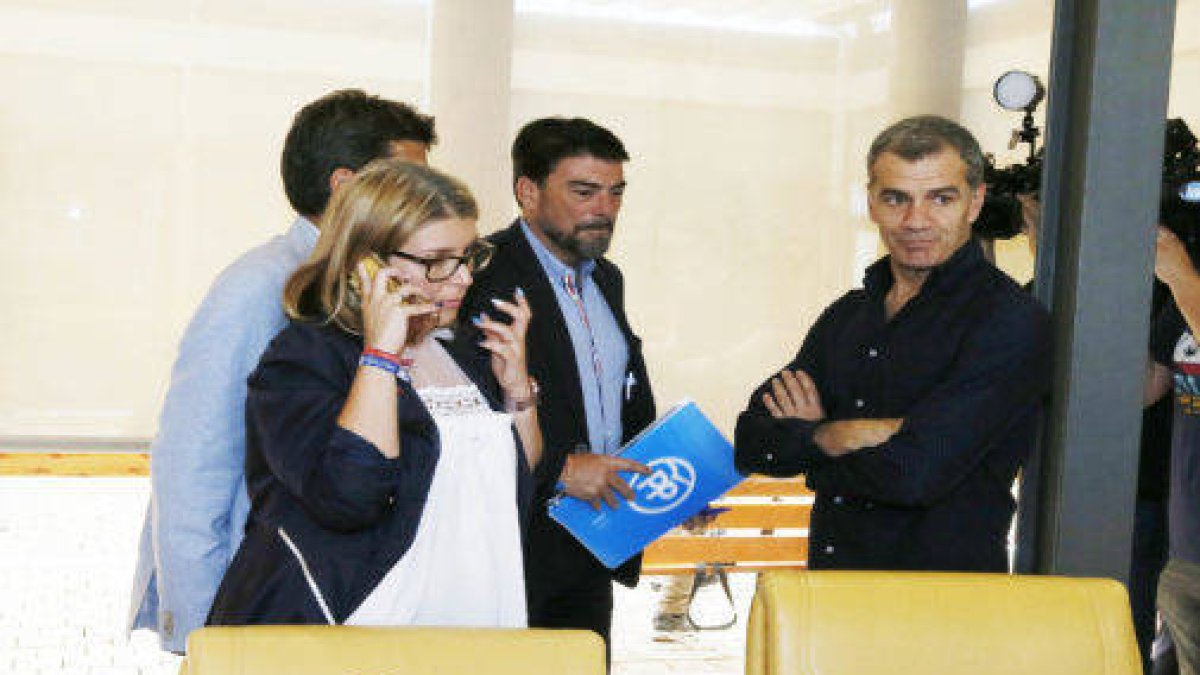 En primer término, la vicealcaldesa Mari Carmen Sánchez.