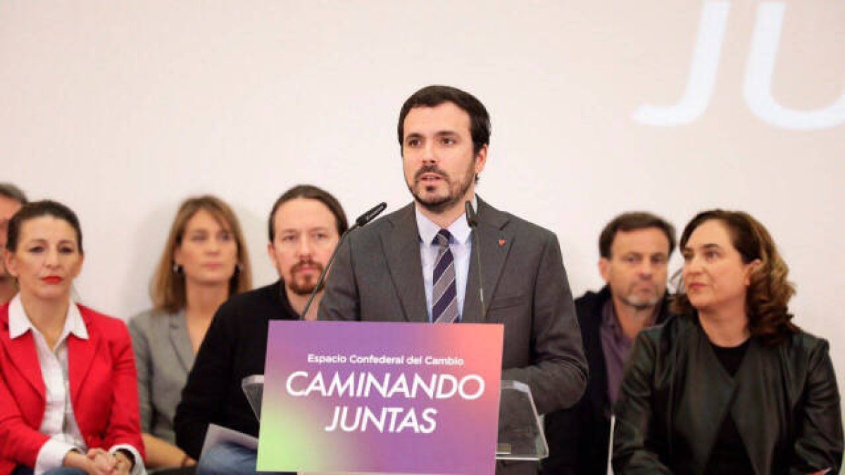 Muerto el turismo... A. Garzón y A. Colau felices