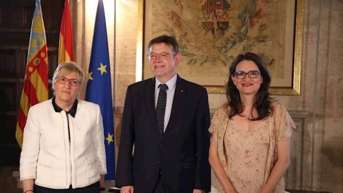La consellera de Sanidad, Ana Barceló, el presidente Ximo Puig y la portavoz del Consell, Mónica Oltra