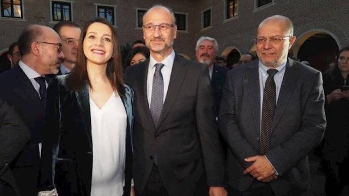 Arrimadas e Igea competirán por presidir Ciudadanos, pero no serán los únicos