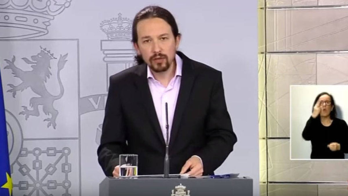 Iglesias durante su comparecencia en La Moncloa (saltándose la cuarentena otra vez).